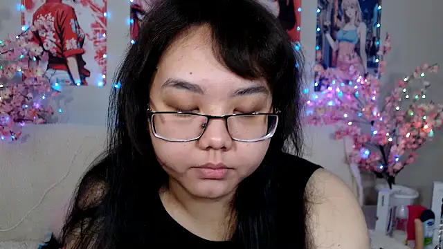 Snapshot of Moertomlly chatting on July 9, 2026, 4:24 am Moertomlly online show from July 9, 2026, 4:24 am
