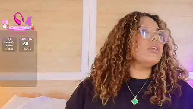  nickypurple  online show from October 21, 2025, 7:46 pm