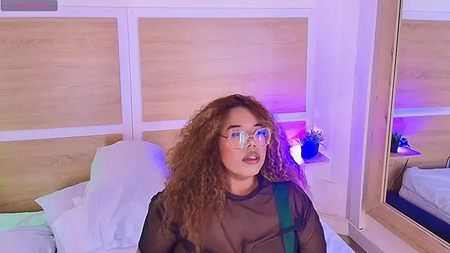  nickypurple  online show from February 11, 2026, 7:14 pm