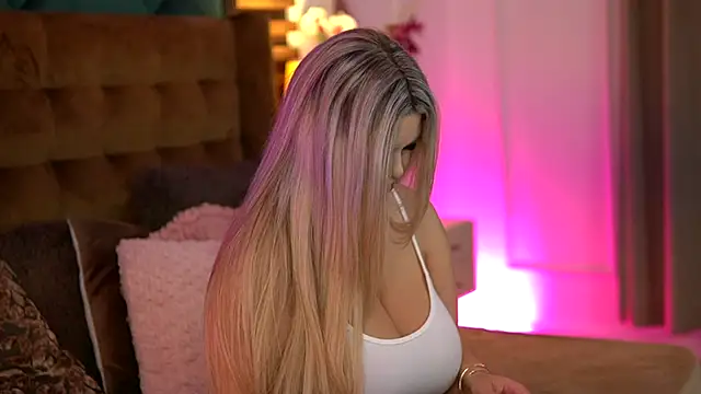 SophieBoobsX online show from December 20, 2025, 6:27 am