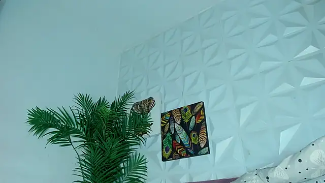 Hellen Sky online show from November 26, 2025, 7:14 pm