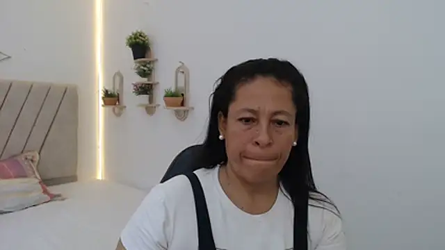 Snapshot of mature_martina chatting on April 27, 2026, 8:07 pm mature martina online show from April 27, 2026, 8:07 pm