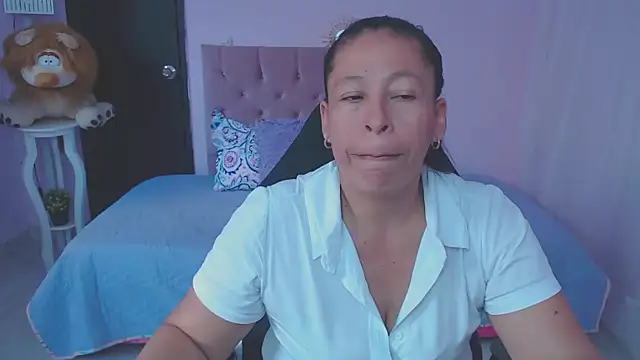 Snapshot of mature_martina chatting on February 25, 2026, 7:03 pm mature martina online show from February 25, 2026, 7:03 pm