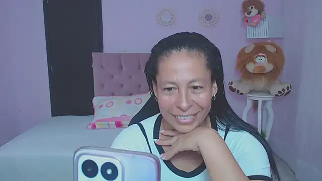 Snapshot of mature_martina chatting on February 9, 2026, 6:39 pm mature martina online show from February 9, 2026, 6:39 pm