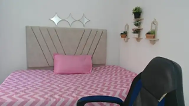 mature martina online show from April 7, 2026, 8:32 pm