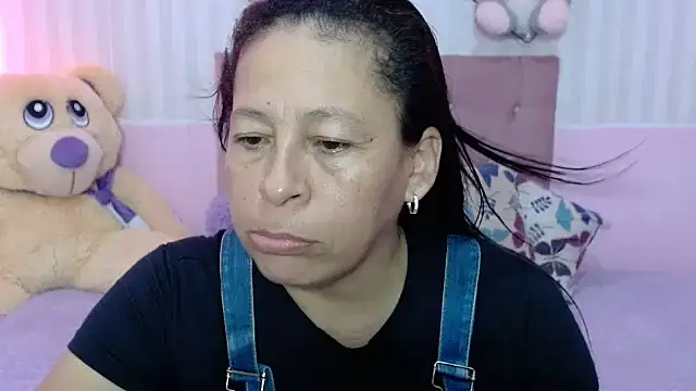 Snapshot of mature_martina chatting on November 20, 2025, 5:57 pm mature martina online show from November 20, 2025, 5:57 pm