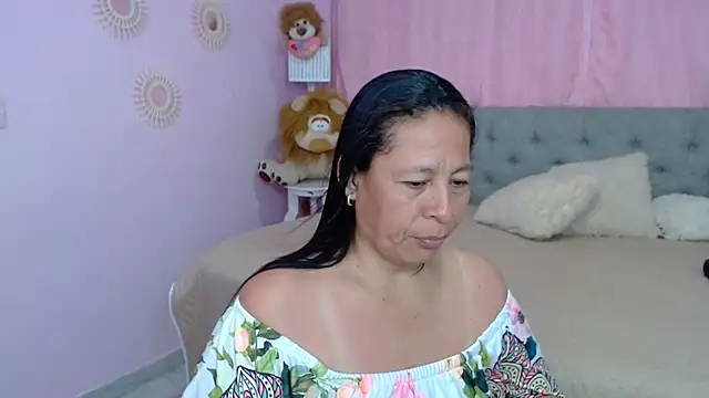 mature martina online show from October 16, 2025, 9:45 pm