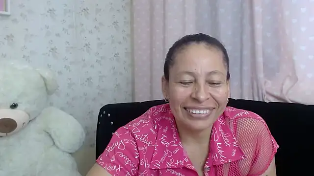 Snapshot of mature_martina chatting on December 2, 2025, 7:04 pm mature martina online show from December 2, 2025, 7:04 pm