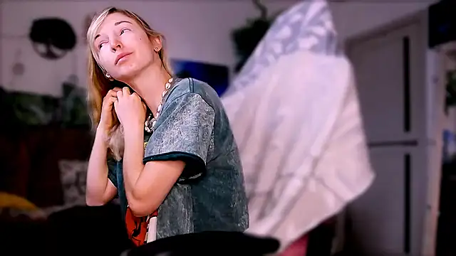 Snapshot of ivankai_ chatting on May 24, 2026, 4:12 am ivankai online show from May 24, 2026, 4:12 am