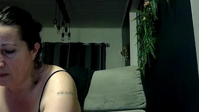 feline27 online show from March 4, 2026, 8:38 pm