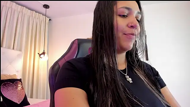 Snapshot of BonnieBad01 chatting on November 23, 2025, 1:43 pm BonnieBad01 online show from November 23, 2025, 1:43 pm