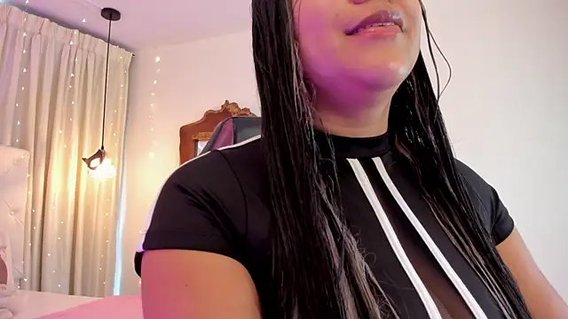 BonnieBad01 online show from December 15, 2025, 4:24 pm