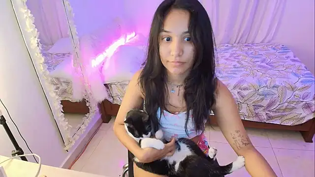 Nanami 19 online show from November 28, 2025, 6:52 pm