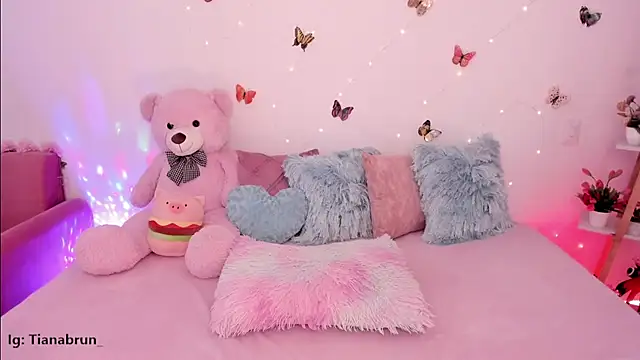 Snapshot of Zara_uwu_ chatting on November 22, 2025, 12:15 pm Zara uwu online show from November 22, 2025, 12:15 pm