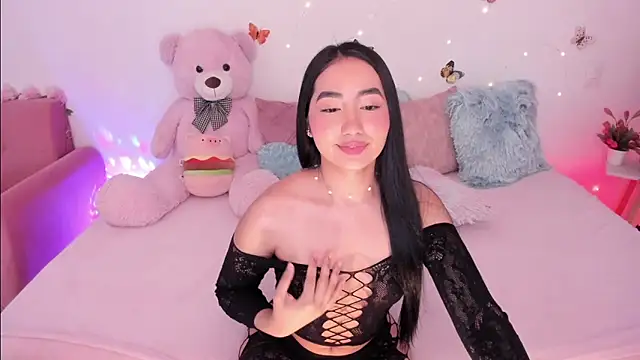 Snapshot of Zara_uwu_ chatting on June 12, 2026, 10:24 am Zara uwu online show from June 12, 2026, 10:24 am