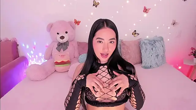 Zara uwu  online show from February 16, 2026, 10:58 am