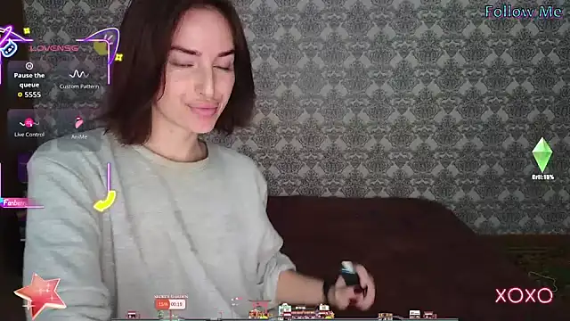 xx adrihanna xx online show from October 6, 2025, 5:30 am