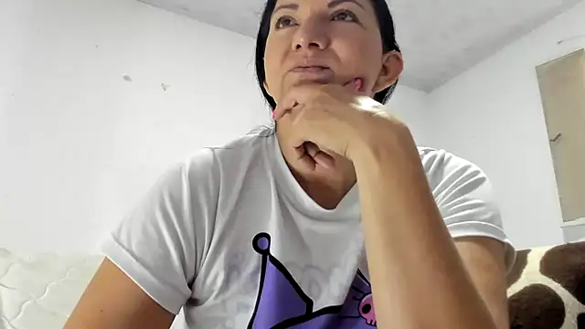 Angelblue  online show from October 14, 2025, 1:34 pm