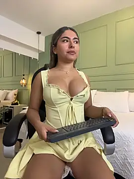 kataliina   online show from April 18, 2026, 11:56 am