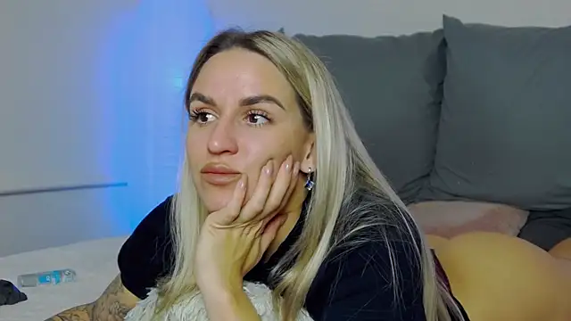 SofiJames online show from November 8, 2025, 7:23 am