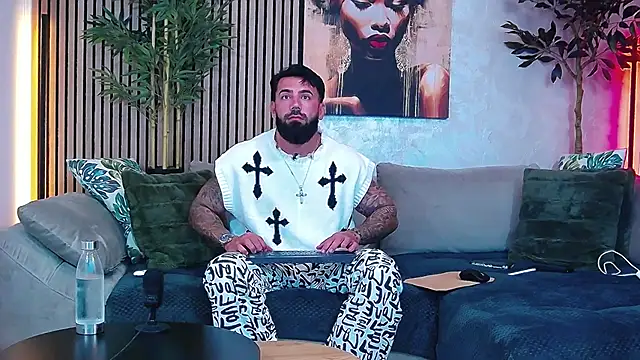 masterkingofmusclee online show from May 28, 2026, 9:32 pm