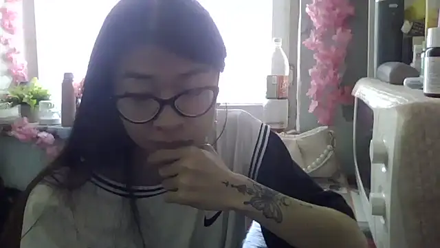Snapshot of CarlyJoy chatting on October 3, 2025, 9:00 am CarlyJoy online show from October 3, 2025, 9:00 am