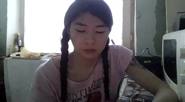 Snapshot of CarlyJoy chatting on March 18, 2025, 1:01 pm CarlyJoy online show from March 18, 2025, 1:01 pm