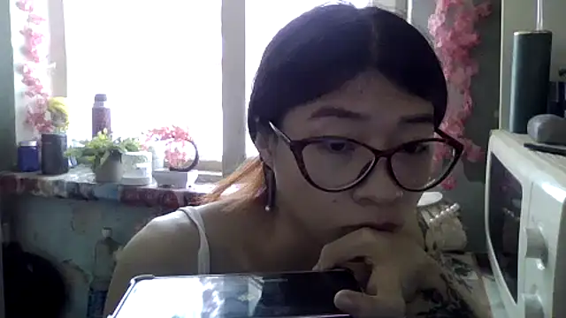 CarlyJoy online show from April 2, 2026, 10:22 am