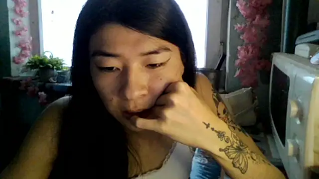 CarlyJoy online show from January 13, 2026, 11:47 am