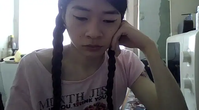 Snapshot of CarlyJoy chatting on March 18, 2025, 6:50 am CarlyJoy online show from March 18, 2025, 6:50 am