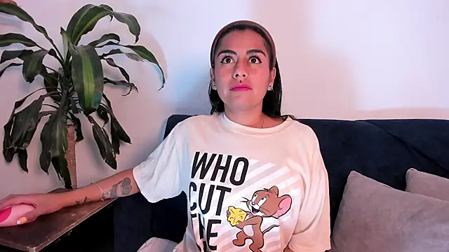 im amber online show from October 23, 2025, 2:05 pm