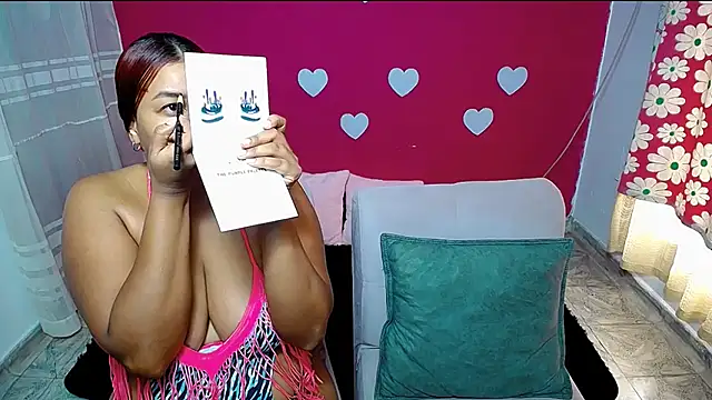 Snapshot of violeta_rous chatting on May 19, 2026, 2:57 pm violeta rous online show from May 19, 2026, 2:57 pm