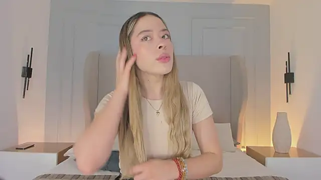 chloe d online show from April 9, 2026, 12:11 pm