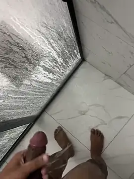 Snapshot of Tintola chatting on February 9, 2026, 12:19 am Tintola online show from February 9, 2026, 12:19 am