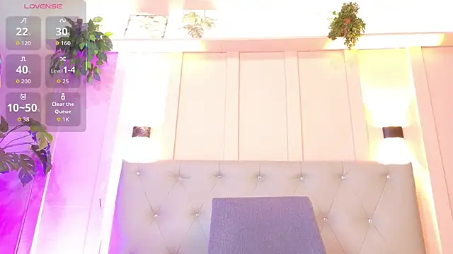 sofiaa ebony online show from November 6, 2025, 1:26 pm