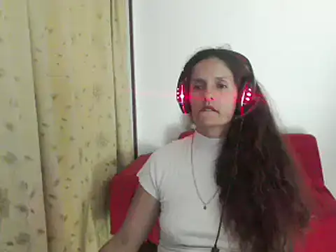 Snapshot of catalina_duran1 chatting on March 16, 2025, 8:32 am catalina duran1 online show from March 16, 2025, 8:32 am