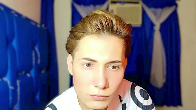 the littleangel1 online show from February 12, 2026, 11:32 am