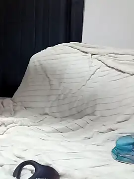 tai0202 online show from February 2, 2025, 2:13 pm