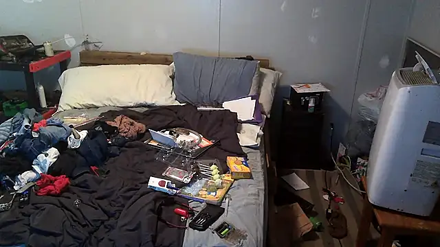 Bi curious86 online show from October 25, 2025, 12:21 am