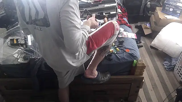 Bi curious86 online show from April 12, 2026, 10:24 pm