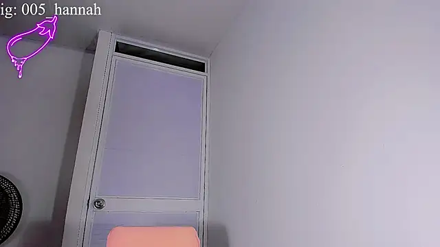 Hannahsmit online show from October 3, 2025, 4:03 am