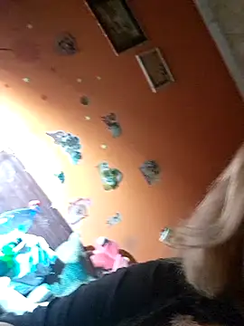 ducicsajsziii online show from April 4, 2026, 10:27 pm