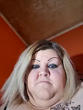 ducicsajsziii online show from April 8, 2026, 10:50 am