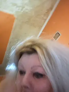 Snapshot of ducicsajsziii chatting on September 24, 2025, 10:16 pm ducicsajsziii online show from September 24, 2025, 10:16 pm