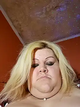 Snapshot of ducicsajsziii chatting on February 19, 2025, 6:43 pm ducicsajsziii online show from February 19, 2025, 6:43 pm