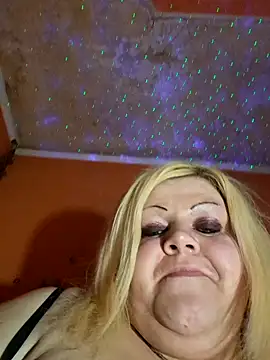 Snapshot of ducicsajsziii chatting on February 15, 2025, 9:28 pm ducicsajsziii online show from February 15, 2025, 9:28 pm