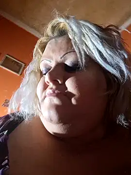 Snapshot of ducicsajsziii chatting on November 16, 2025, 4:28 am ducicsajsziii online show from November 16, 2025, 4:28 am