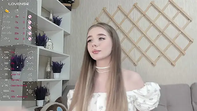 Snapshot of AutoBaby chatting on November 9, 2025, 11:36 am AutoBaby online show from November 9, 2025, 11:36 am