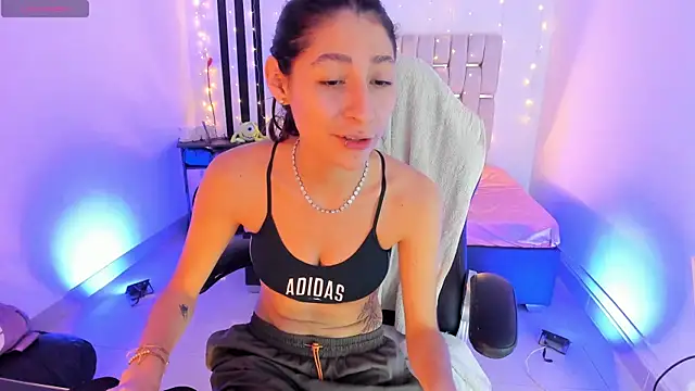 Gorgeous Team online show from April 17, 2026, 9:17 pm