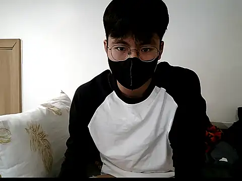 Gwencloudy online show from October 21, 2025, 7:08 am